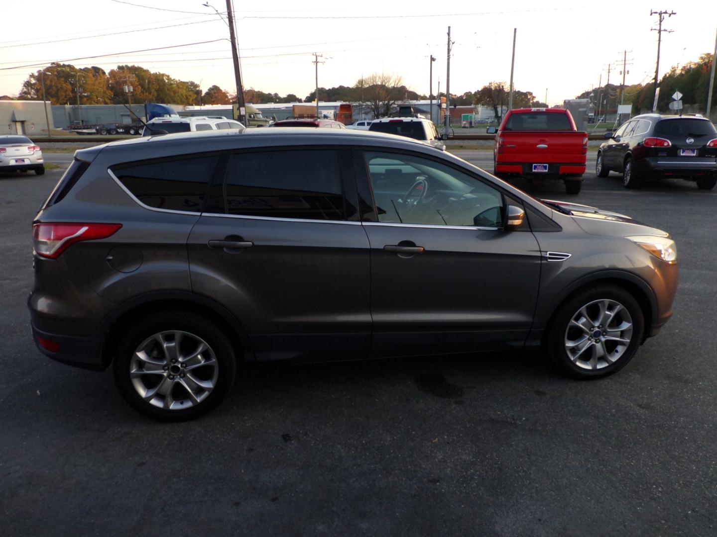 2013 Grey Ford Escape SEL FWD (1FMCU0H96DU) with an 2.0L L4 DOHC 16V engine, 6-Speed Automatic transmission, located at 5700 Curlew Drive, Norfolk, VA, 23502, (757) 455-6330, 36.841885, -76.209412 - Photo#15